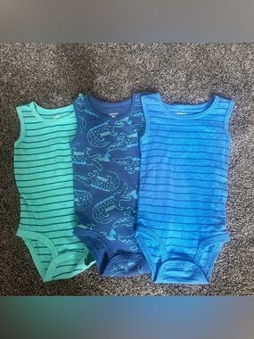 Carters Baby Boy Onesie Size 18M 0420